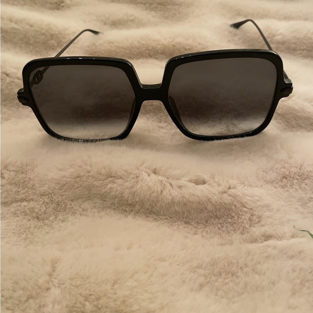 Dior Diorlink1 58mm Gradient Square
Sunglasses. BLACK/ DARK GREY GRADIENT